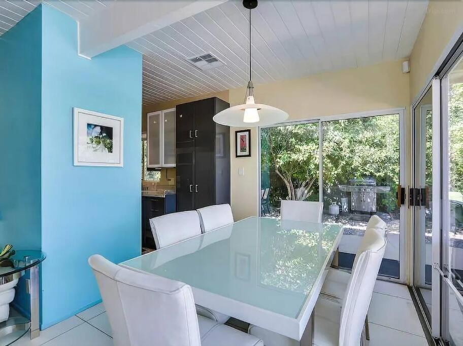Serene 4 Bed 3 Bath Heated Pool Natural Backyard Heart Of Palm Springs Exterior photo