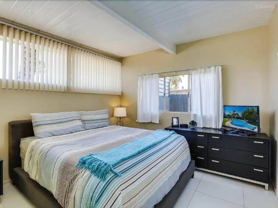 Serene 4 Bed 3 Bath Heated Pool Natural Backyard Heart Of Palm Springs Exterior photo