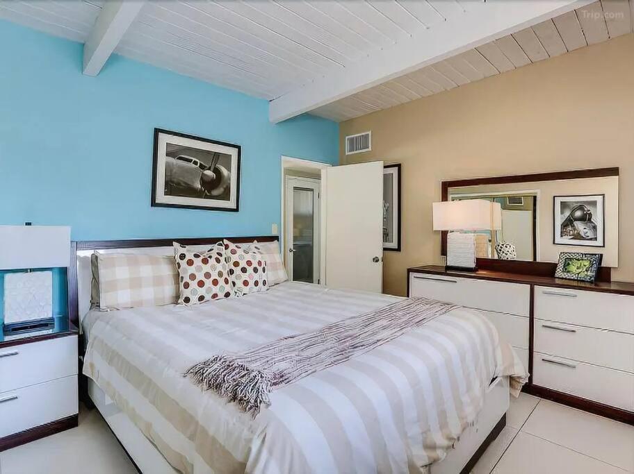 Serene 4 Bed 3 Bath Heated Pool Natural Backyard Heart Of Palm Springs Exterior photo